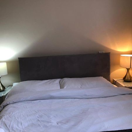 Entire Flat Very Comfortable 1 Bedroom Londyn Zewnętrze zdjęcie